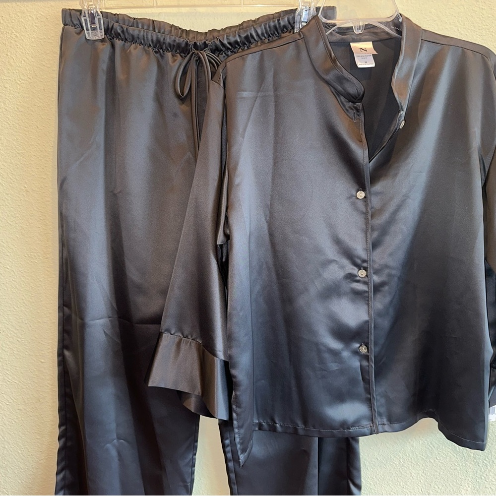Natori Gray Satin-Like Pajama Set Luxurious Intimates Sleepwear - Medium - NWT